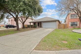 6315 Regency Crest in San Antonio, TX - Building Photo - Building Photo