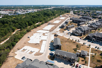 Legacy Creekside Apartments in San Antonio, TX - Building Photo - Building Photo