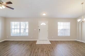 29114 Crossland Dr in Zephyrhills, FL - Building Photo - Building Photo