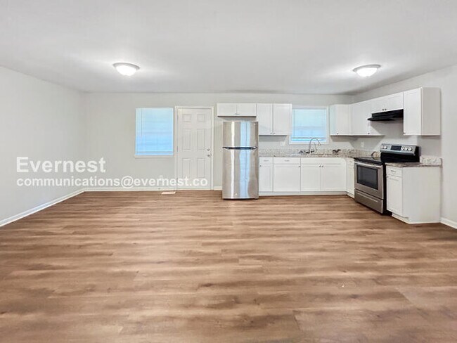 2086 Fairburn Rd SW in Atlanta, GA - Building Photo - Building Photo