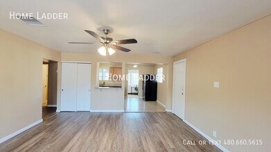 2226 E Mitchell Dr in Phoenix, AZ - Building Photo - Building Photo