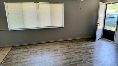 10861 126th Ave N in Largo, FL - Building Photo - Building Photo