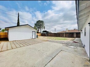 3404 Planz Rd in Bakersfield, CA - Building Photo - Building Photo