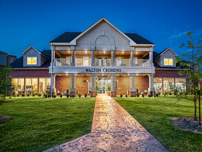 Walton Crossing in Bentonville, AR - Foto de edificio - Building Photo