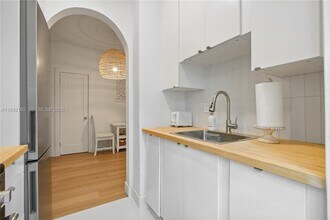 750 Española Wy in Miami Beach, FL - Building Photo - Building Photo