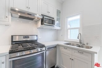 31 Breeze Ave in Los Angeles, CA - Building Photo - Building Photo