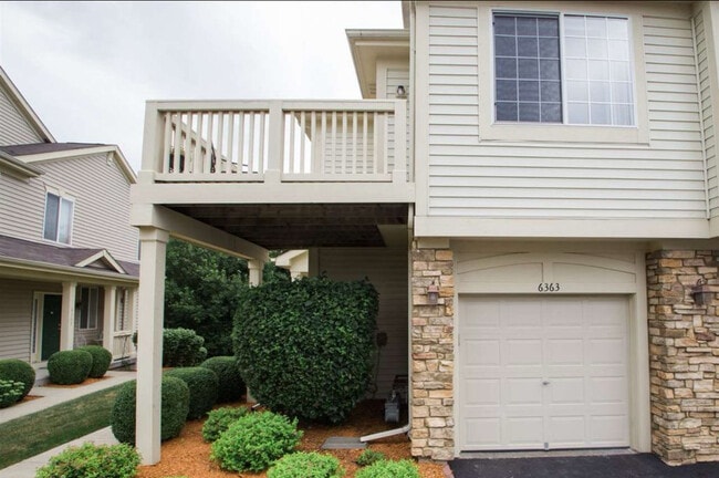 6363 Commonwealth Dr, Unit Carriage Homes of Park Hi