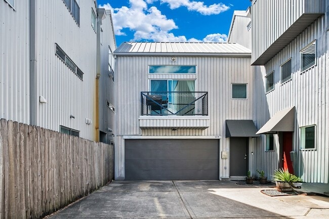 2614 Chenevert St in Houston, TX - Building Photo - Building Photo