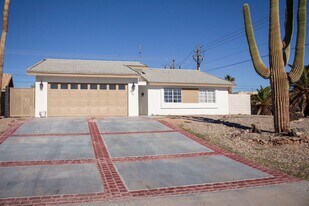 990 Acoma Blvd S in Lake Havasu City, AZ - Building Photo