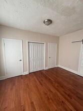 69 Miller Ave in Elmwood Park, NJ - Building Photo - Building Photo