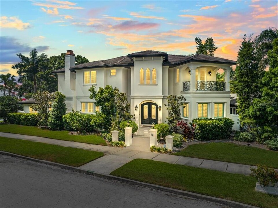 124 Estado Way NE in St. Petersburg, FL - Building Photo