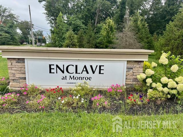 202 Matutina Rd in Monroe Township, NJ - Building Photo