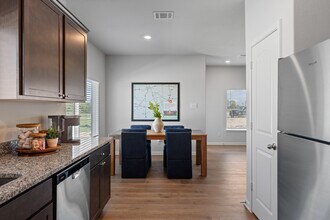 900 Camelia Grv Ct in Hutchins, TX - Building Photo - Building Photo