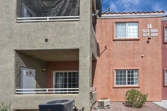4730 E Craig Rd in Las Vegas, NV - Foto de edificio - Building Photo