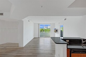 2775 NE 187th St, Unit 202 in Miami, FL - Building Photo - Building Photo
