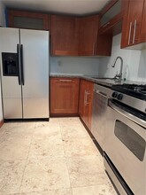 2201 Brickell Ave, Unit 4 in Miami, FL - Foto de edificio - Building Photo