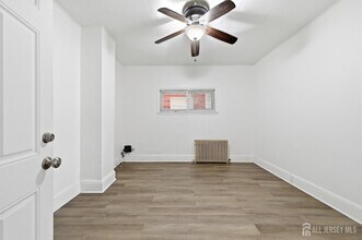 182 Avenue F in Bayonne, NJ - Building Photo - Building Photo