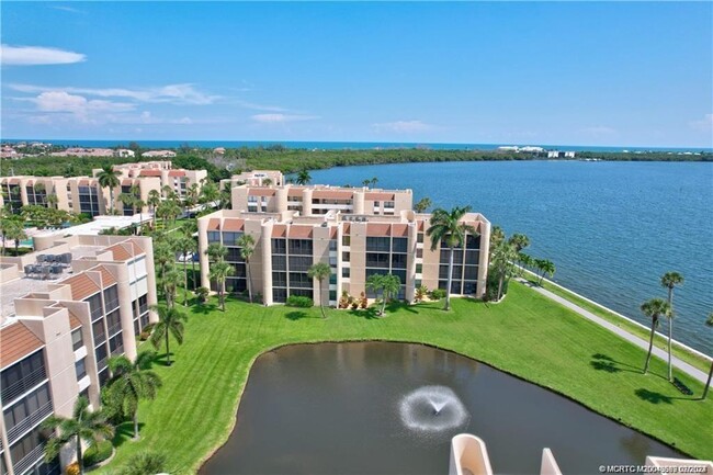 3442 NE Causeway Blvd in Jensen Beach, FL - Foto de edificio - Building Photo