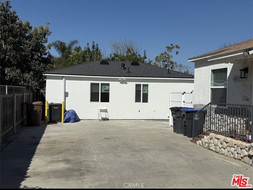 231 S Waldo Ave in Fullerton, CA - Foto de edificio