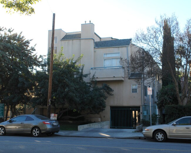 10914 Camarillo St in North Hollywood, CA - Building Photo - Building Photo