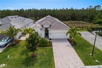 13987 Blue Bay Cir in Ft. Myers, FL - Foto de edificio - Building Photo