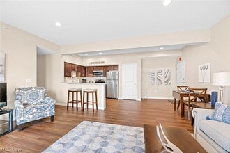 558 Colony Park Dr in Tallmadge, OH - Building Photo - Building Photo