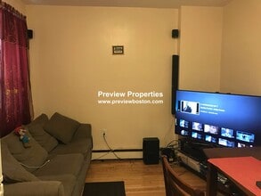 144 Chelsea St in Boston, MA - Building Photo - Building Photo