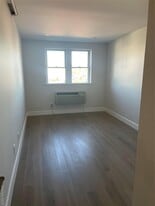 320 Post Ave in Westbury, NY - Building Photo