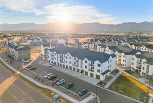 2232 Arikaree Hts, Unit 304 in Colorado Springs, CO - Building Photo