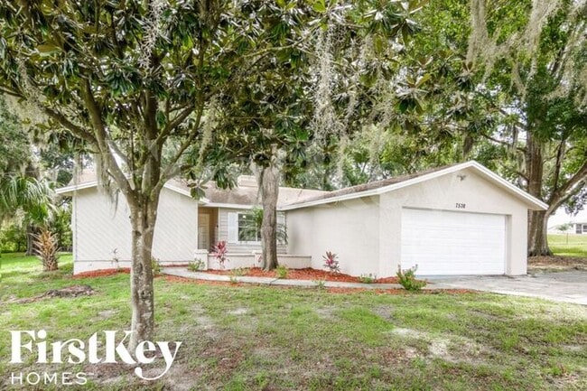 7538 Highland Grove Dr in Lakeland, FL - Building Photo - Building Photo