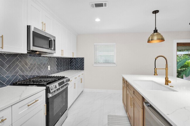 property at 5518 McKnight St