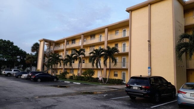 property at 9949 Sandalfoot Blvd