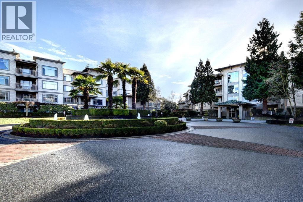 8200 Jones Rd in Richmond, BC - Building Photo