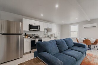 214 E 32nd St in Savannah, GA - Building Photo - Building Photo