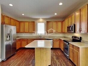 942 Mill Run Dr in Sunbury, OH - Foto de edificio - Building Photo