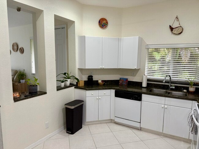 15864 SW 10th St in Pembroke Pines, FL - Building Photo - Building Photo