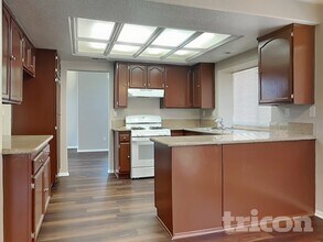 44238 Gillan Ave in Lancaster, CA - Building Photo - Building Photo