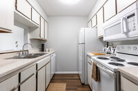 Savannah Oaks Apartments in Lubbock, TX - Building Photo - Interior Photo