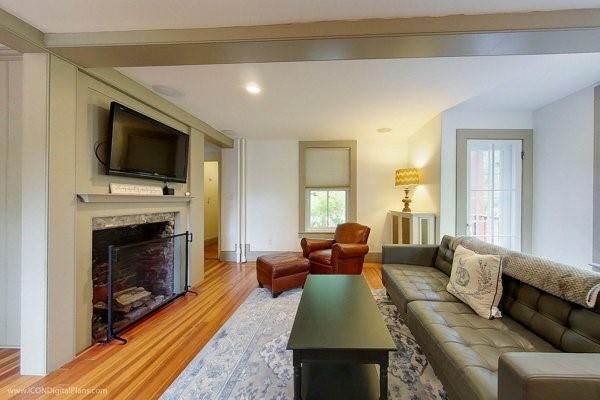 300 Broadway in Newport, RI - Building Photo - Building Photo