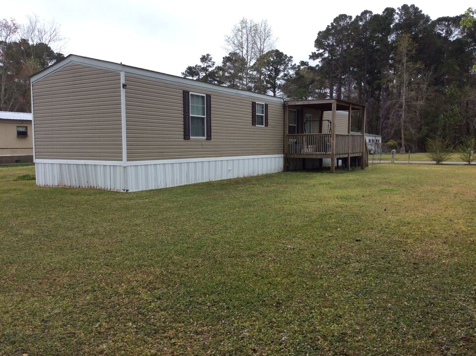 112 Hickory Hills Ct in New Bern, NC - Building Photo