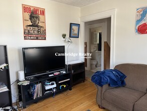 35 Rose St, Unit 2 in Somerville, MA - Building Photo - Building Photo