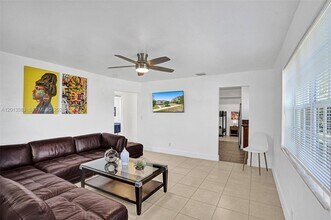 6110 SW 38th St in Davie, FL - Building Photo - Building Photo