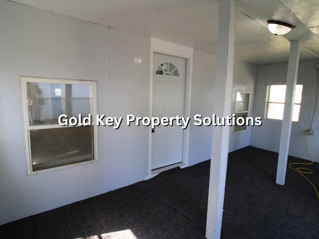 property at 3127 E Lynn St