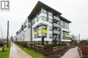 3038 St George St in Port Moody, BC - Building Photo