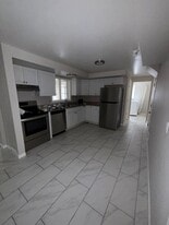 9918 Frankstown Rd in Pittsburgh, PA - Building Photo