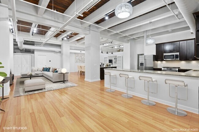 312 N May St in Chicago, IL - Building Photo - Building Photo