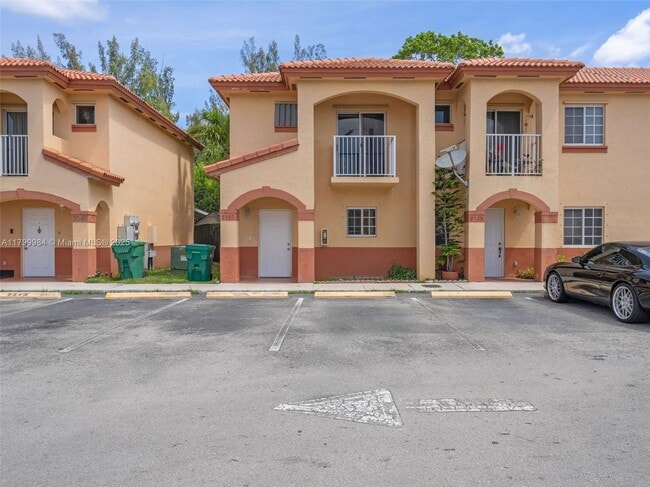 9537 NW 114th Ln in Hialeah Gardens, FL - Building Photo - Building Photo