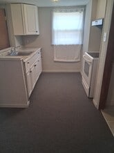 195 Emerald Pl, Unit #2 in Stratford, CT - Building Photo - Building Photo