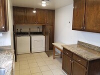 1812 Overland Ave, Unit 302 in Los Angeles, CA - Building Photo - Building Photo