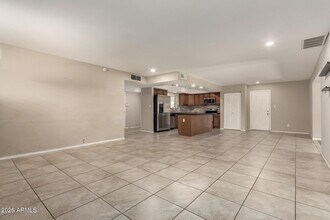 105 E Manhatton Dr in Tempe, AZ - Building Photo - Building Photo